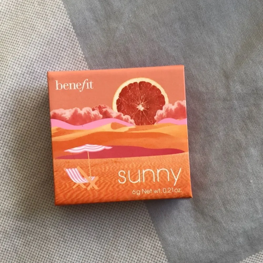 Benefit WANDERful Silky Soft Powder Blush in Sunny NIB